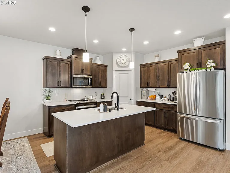 12200 NE 107th Way — Photo 2
