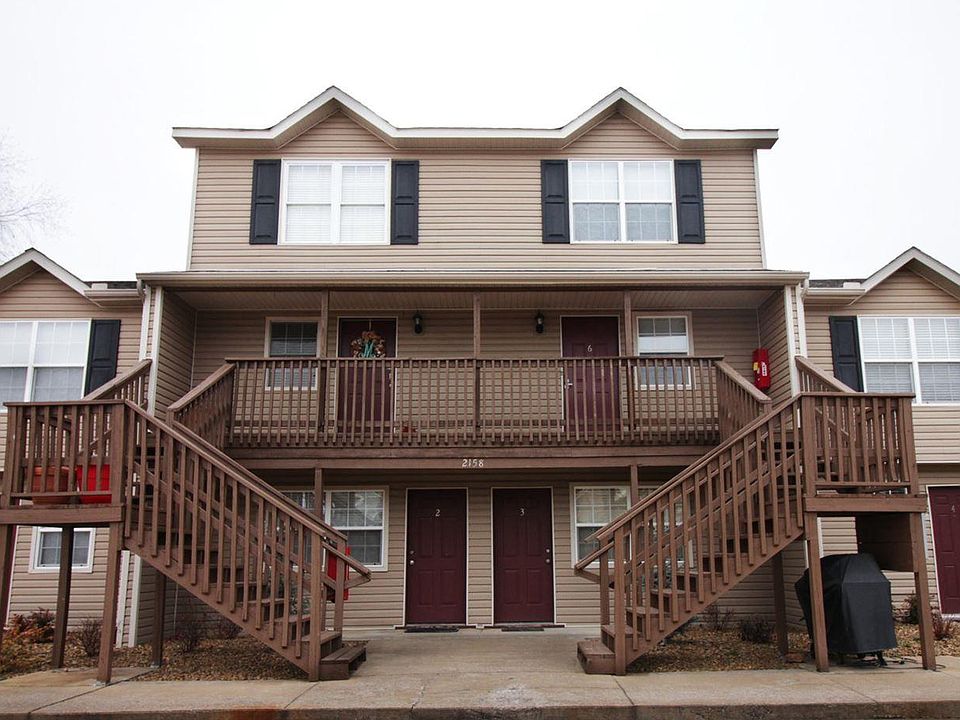 Building. The condo/apartment is a single bottom floor unit.