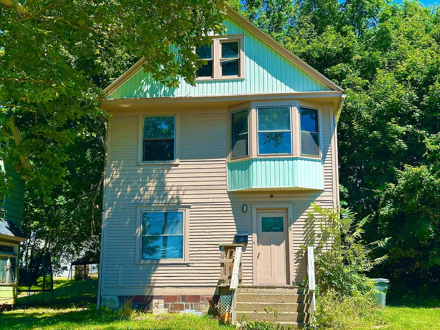 526 Lexington — Photo 1