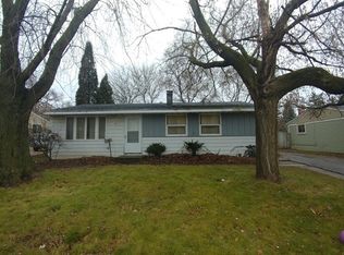 157 Golfview Ln, Carpentersville, IL