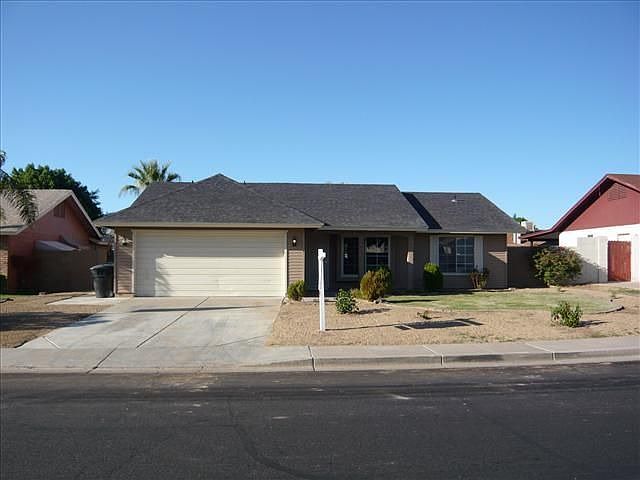 1st image of 2548 E Catalina Ave