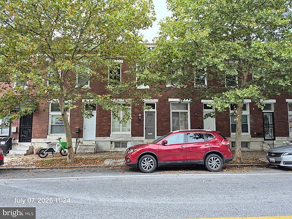 3rd image of 426 N Linwood Ave