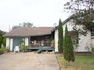 730 W 6th St, Freeport, TX 77541