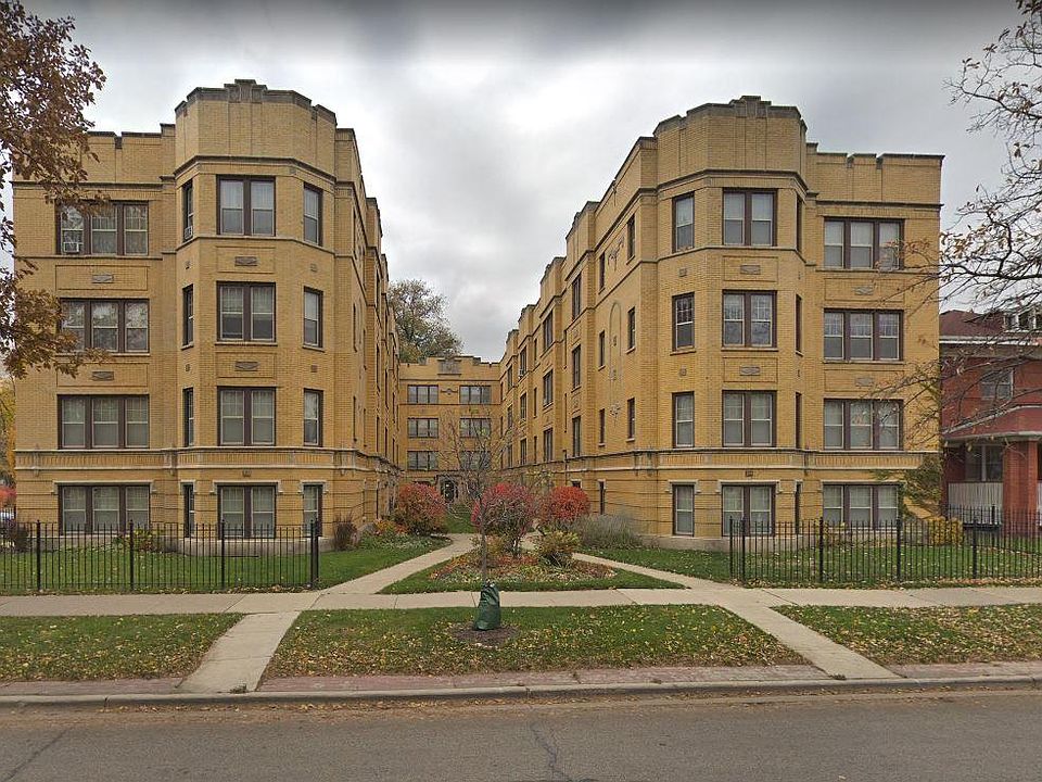 1st image of 210 N Austin Blvd APT 3A