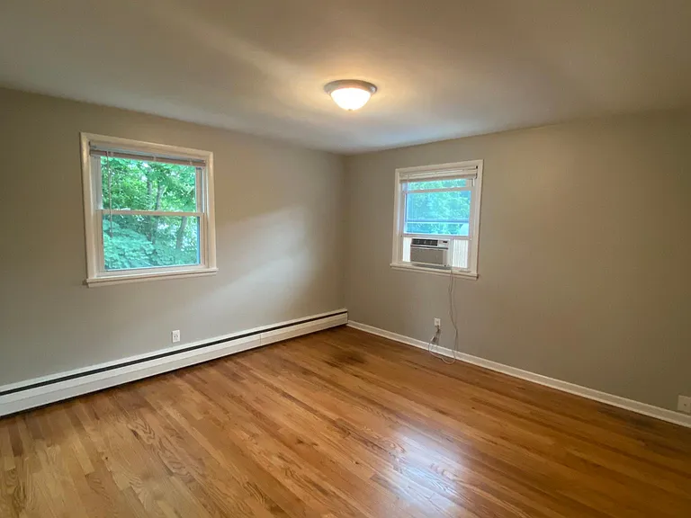 206 Oak St #1 — Photo 8
