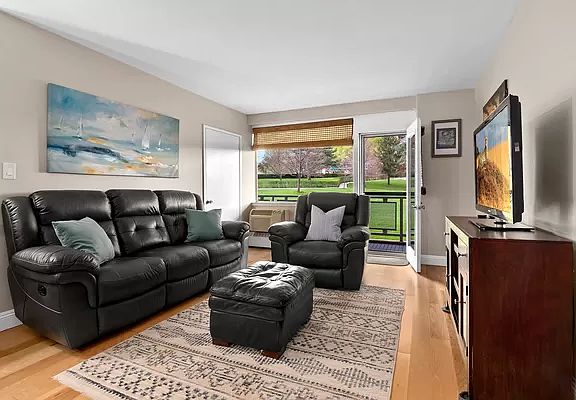 2nd image of 5700 Arlington Ave APT 1W