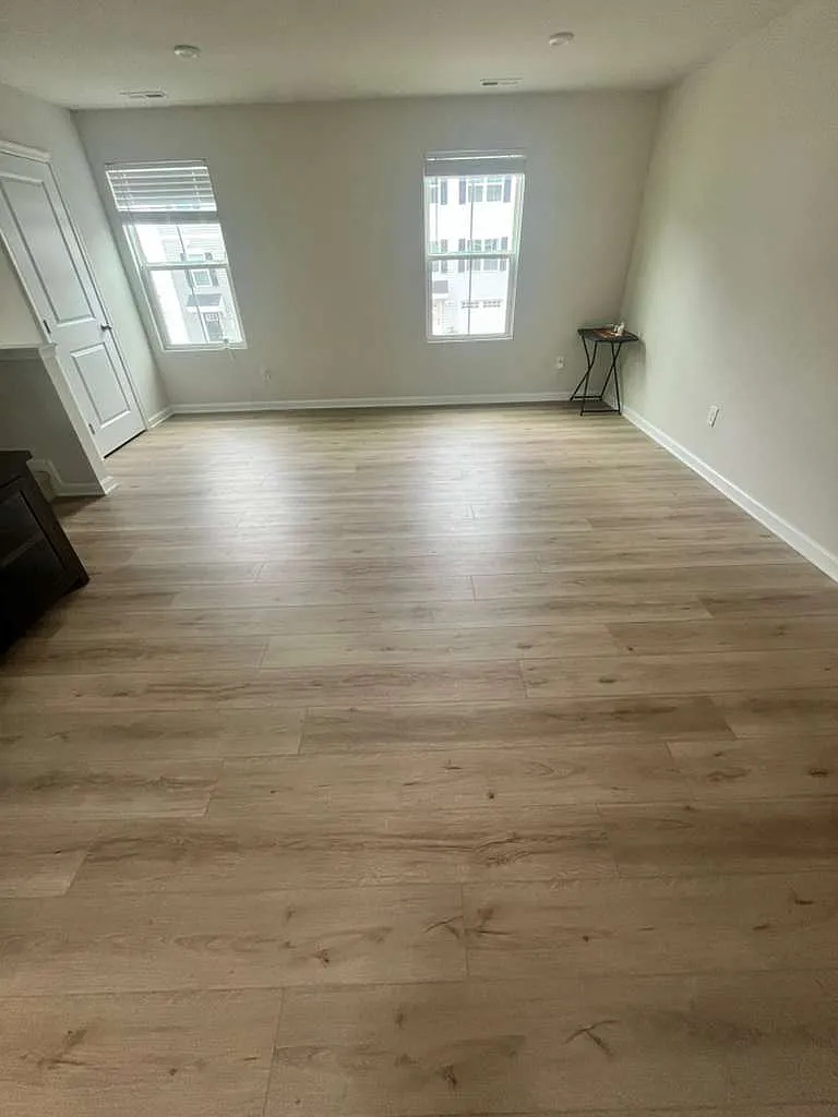 3 bed, 2.5 bath, 1576 sqft, $1,795 — Photo 3