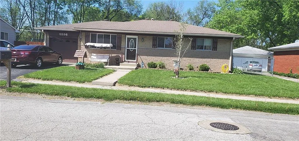 5536 W Bertha St photo 1