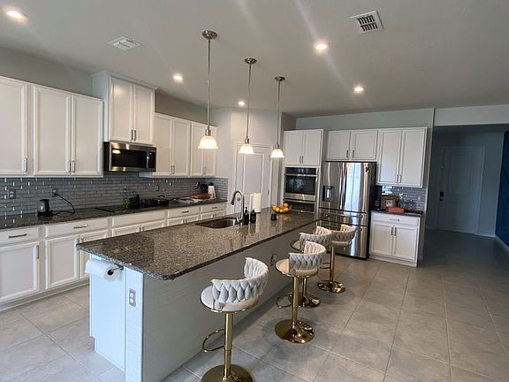 3rd image of 100 Lavenna Ave