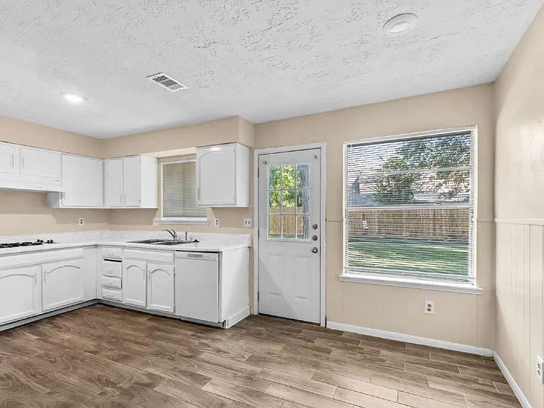 9603 Landry Blvd — Photo 14