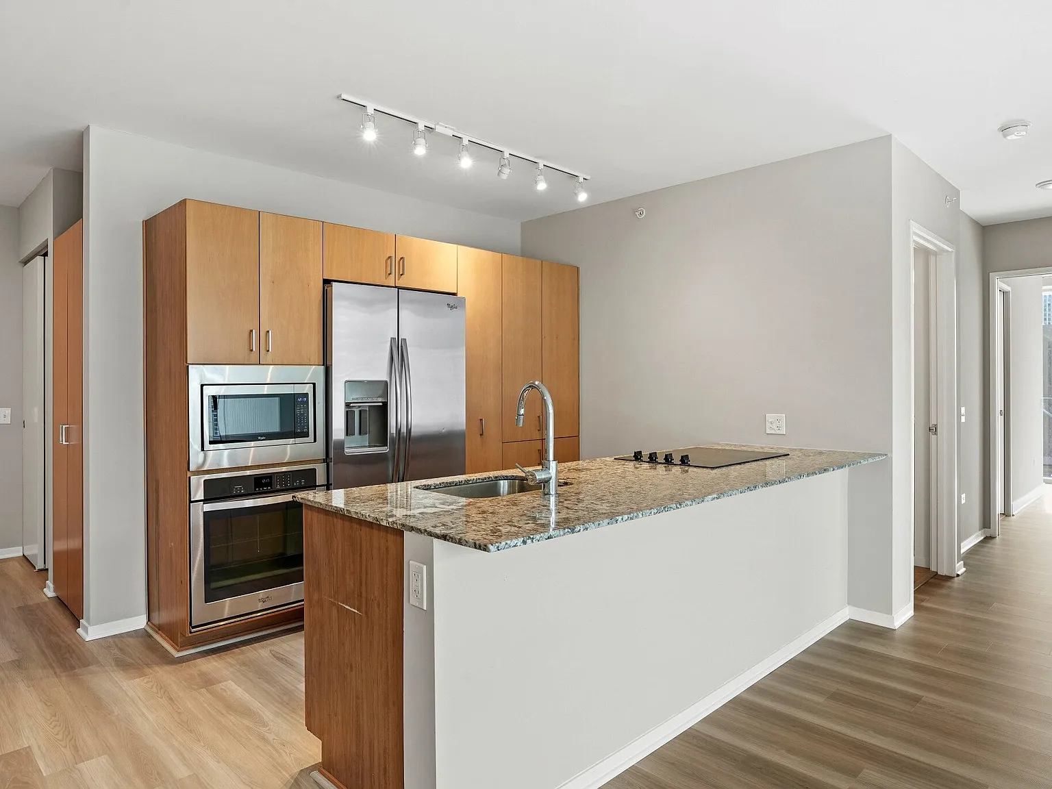 Beautiful Streeterville 2 Bedroom - Spacious — Photo 3