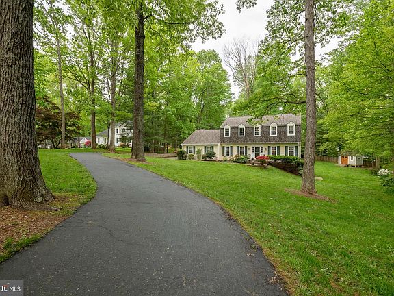 2nd image of 7438 Cedar Run Dr