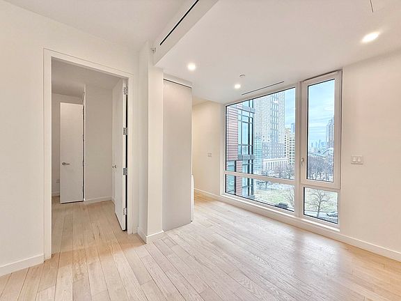 3rd image of 127 Concord St #8F