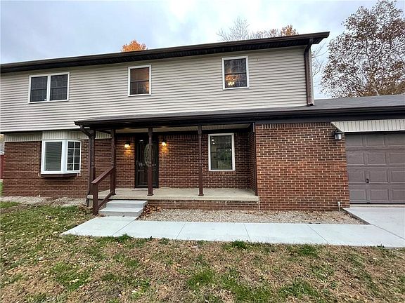 2nd image of 2838 S Rosewood Dr