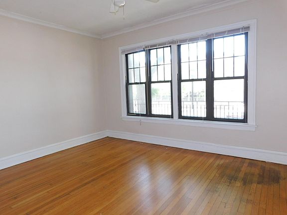 4th image of 927 Forest Ave #25-3W