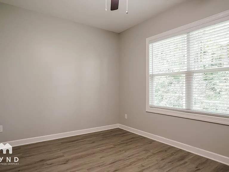 404 Washington St — Photo 14