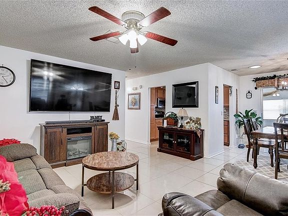 3rd image of 1908 Canterbury Ln Unit 4