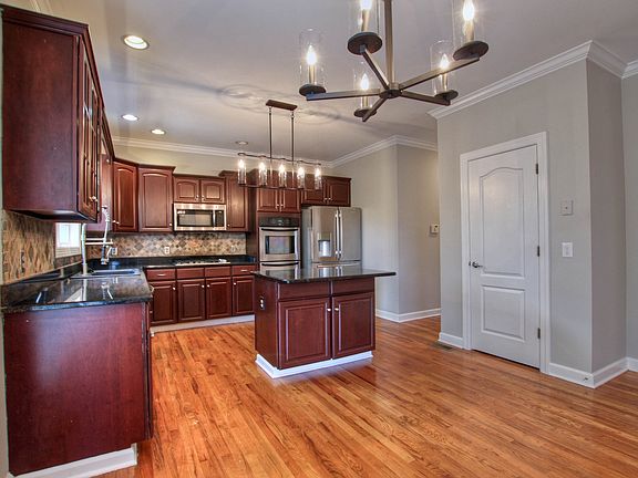 5th image of 2813 Beaulah Dr