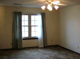 1601 Lyndhurst Dr APT C, Savoy, IL 61874