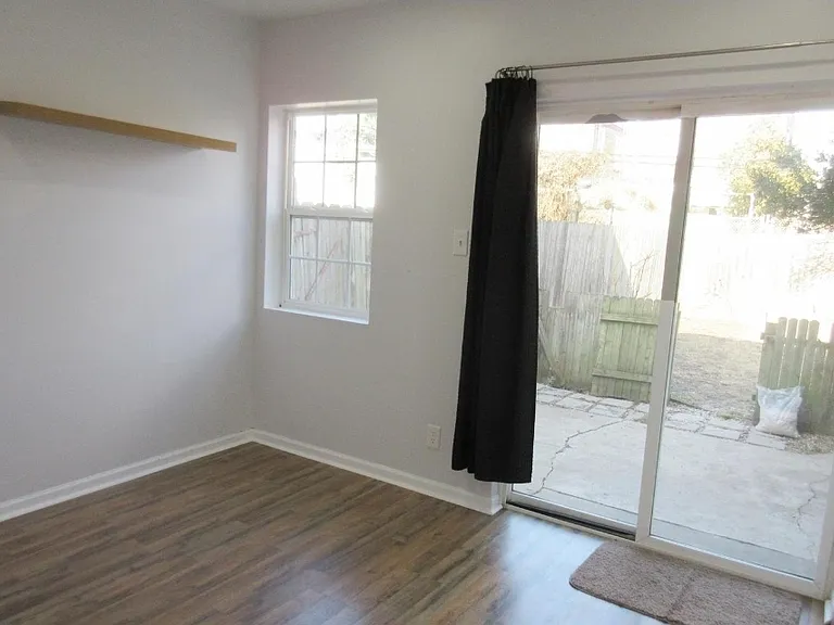 4628 Melrose St — Photo 16