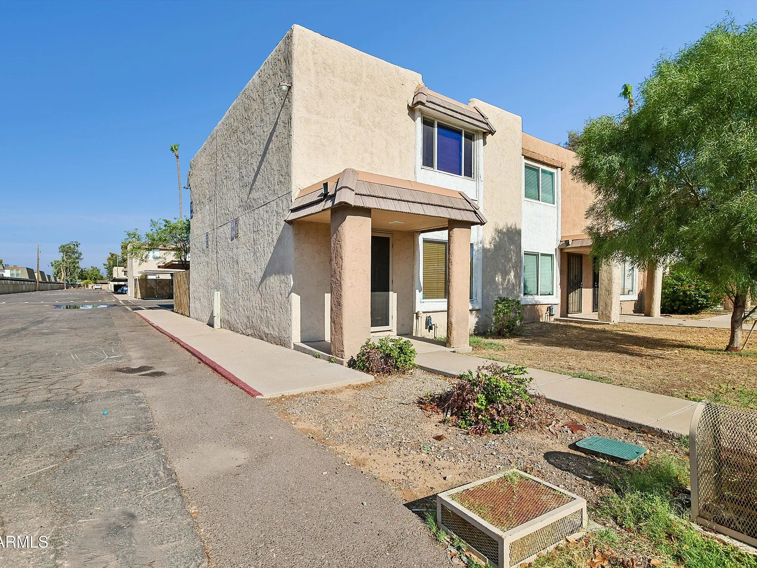 3 bed, 2.5 bath, 1408 sqft, $1,900 — Photo 2