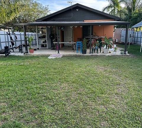 2nd image of 320 NW 2nd St