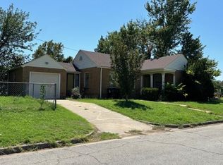 1 Tenlawns Pl, Salina, KS 67401