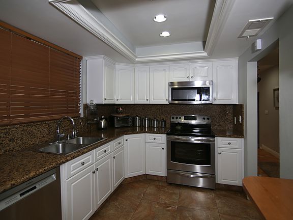 3rd image of 1305 N Columbus Ave Unit 103