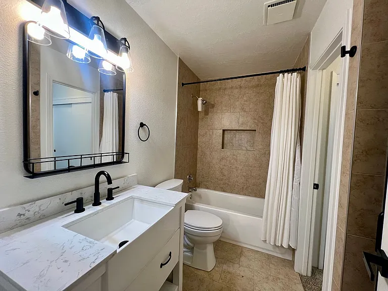 5170 Riverside Blvd — Photo 15