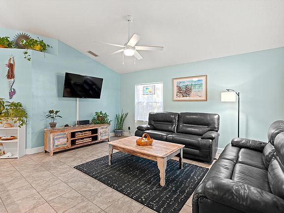 4th image of 360 Seashore Ave