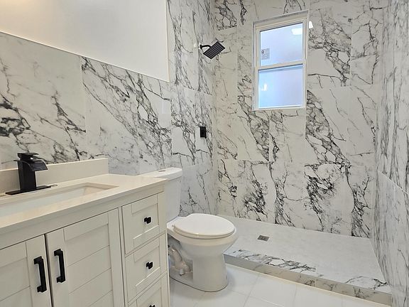 5th image of 3516 W Polk St