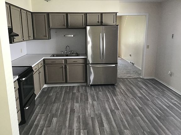 3rd image of 2063 Keen Ave