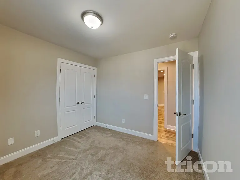 302 Oxfordshire Dr — Photo 11