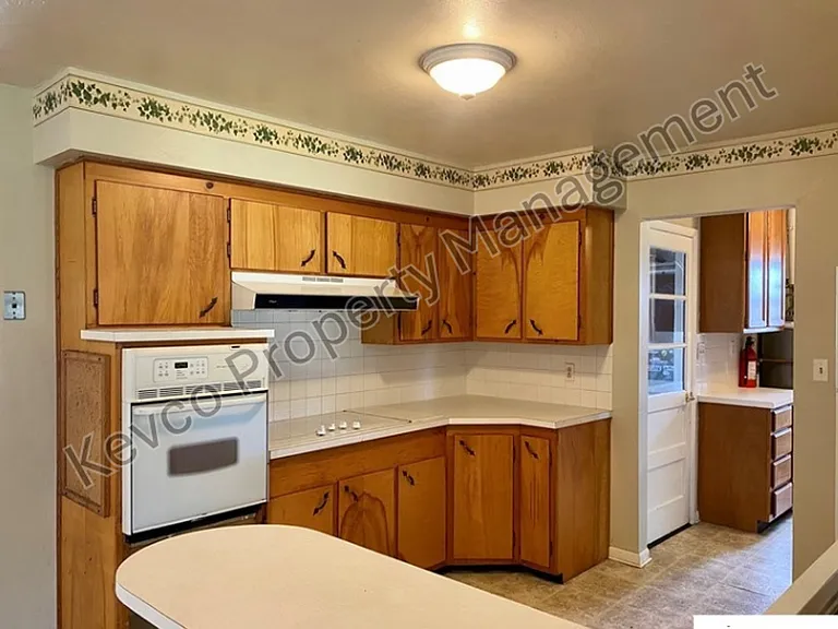 1924 W Elizabeth St — Photo 5
