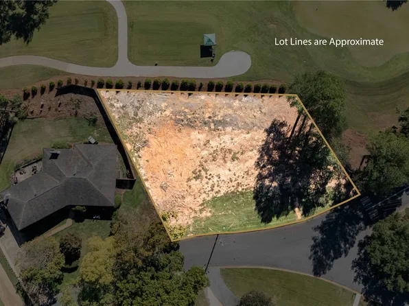 907 Indian Hills Dr, Tuscaloosa, AL 35406