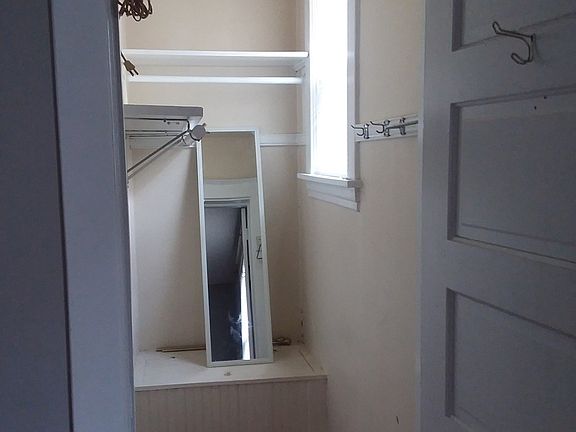 4th image of 332 N West St #1
