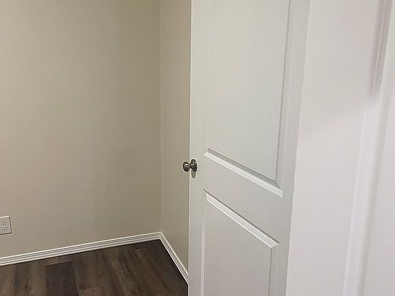 2nd image of 716 N Maplewood Ave