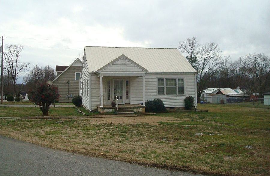 1st image of 128 Collier Ave