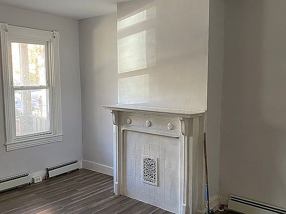 3rd image of 24 N Hermitage Ave