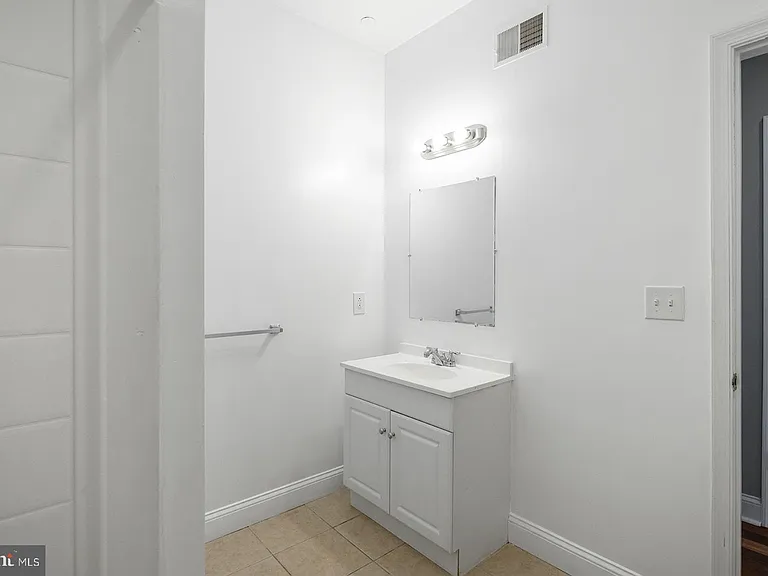 1940 N Gratz St #1 — Photo 10