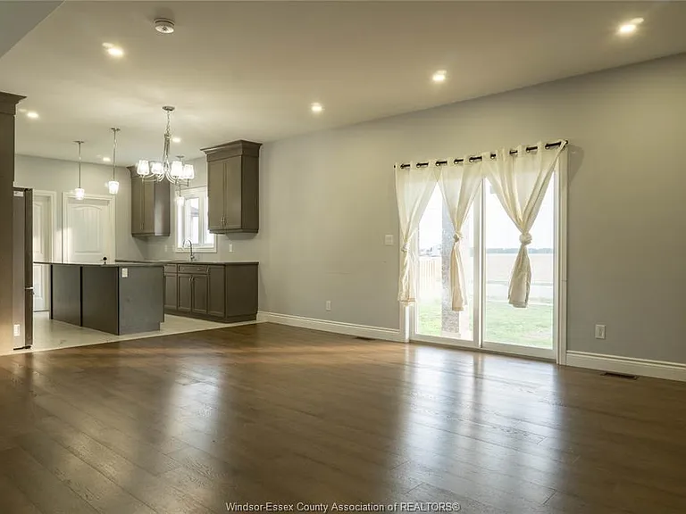 74 Dundee Dr — Photo 6