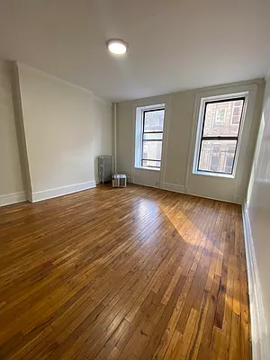 Rented by Peter R. Hungerford, LREB | media 25