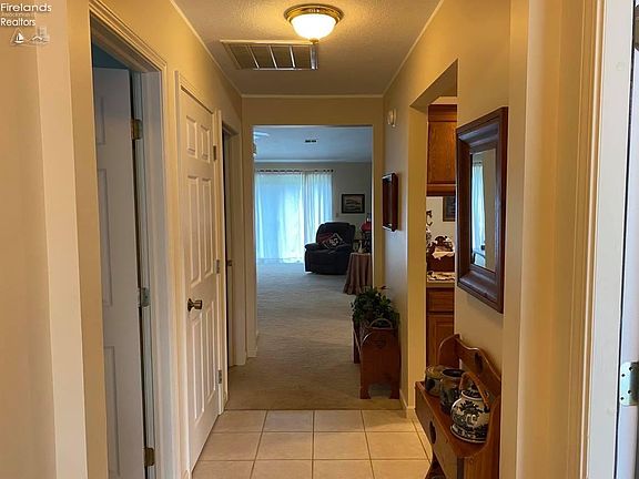 3rd image of 1717 E Waterberry Dr