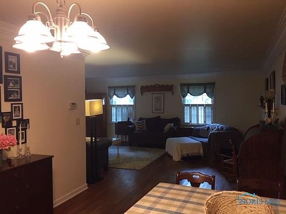 4th image of 263 E Bement St