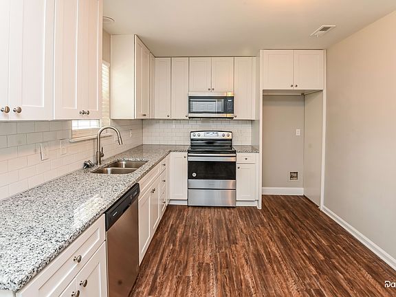 5th image of 5837 Carved Oak Cir