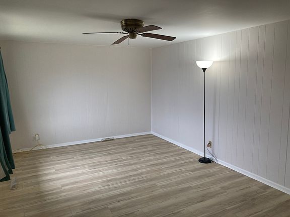 4th image of 304 Amarillo Dr