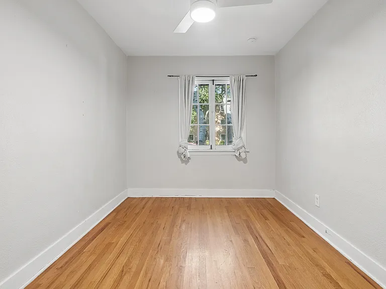 512 Jackson St — Photo 15