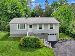 51 Longview Dr, Fishkill, NY 12524