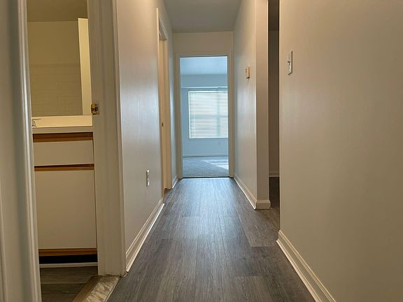 3rd image of 44385 Sunnyside Dr
