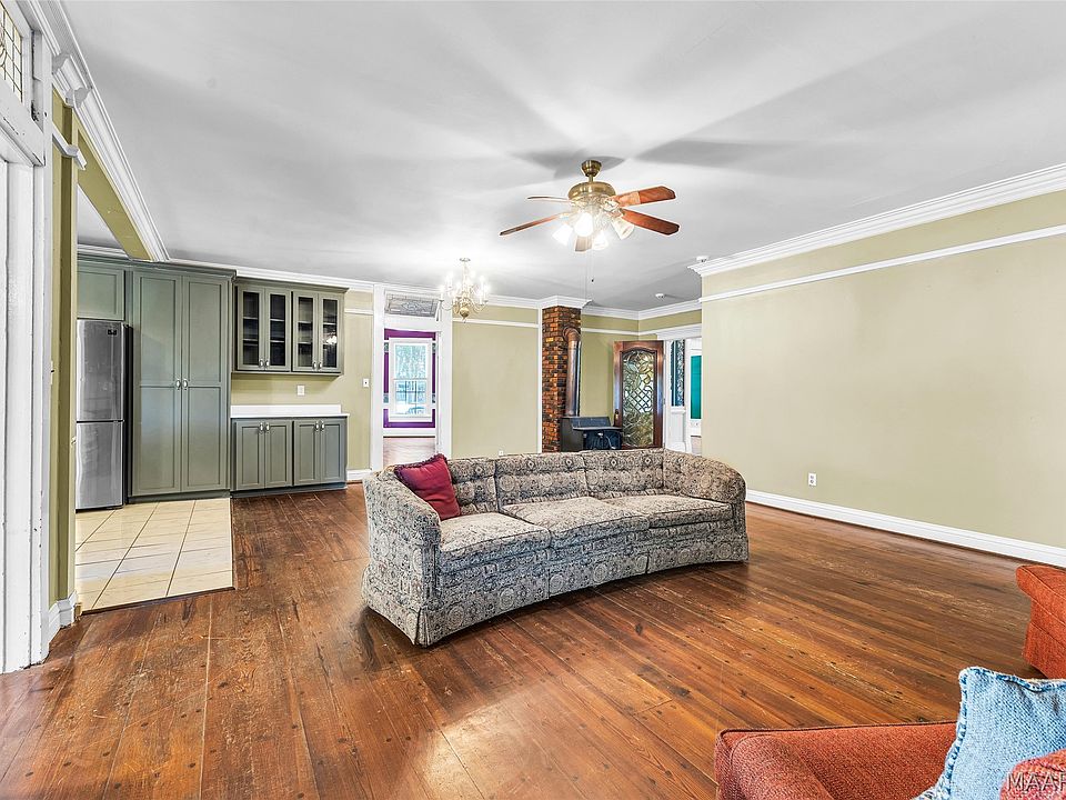28th image of 306 Jordan Ave